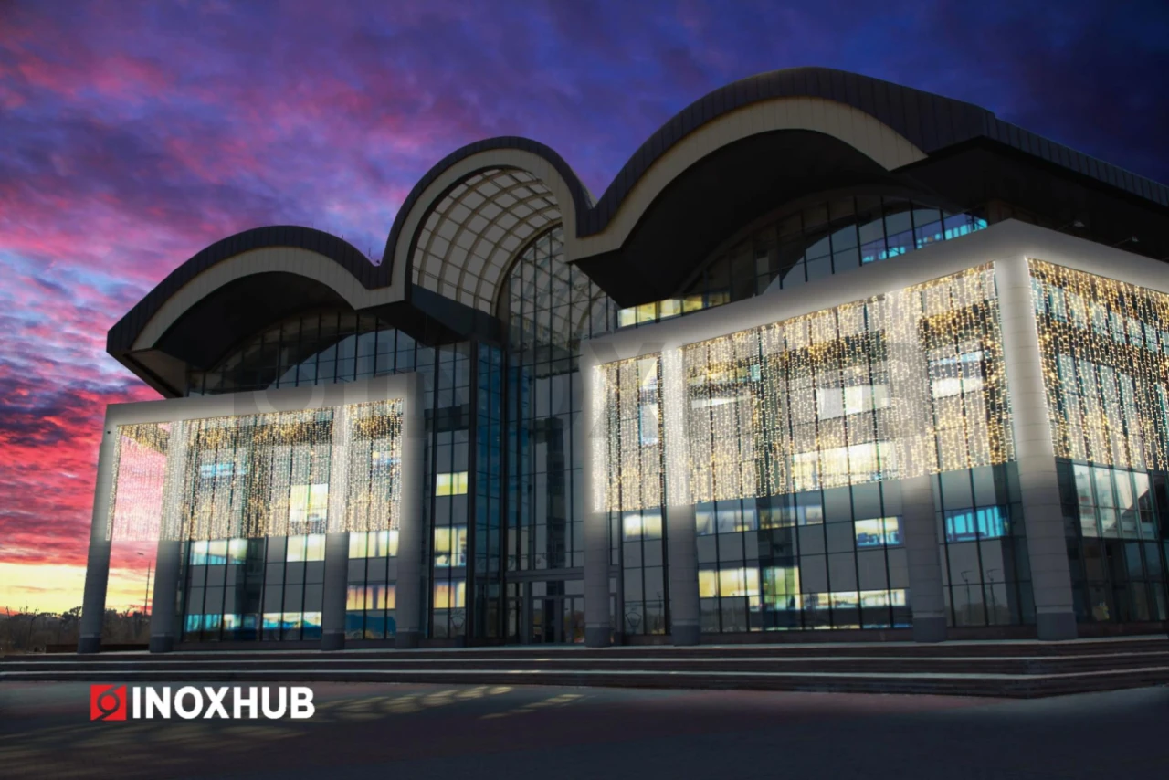 Гирлянда Занавес INOXHUB 2×6м, 1000 LED, 220В, IP65, белая резина 2.3мм, ТЕПЛЫЙ БЕЛЫЙ фото Иноксхаб